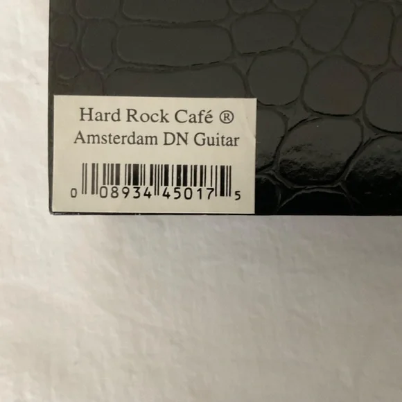 Hard Rock PinsSetOf four from Amsterdam - Picture 4 of 5